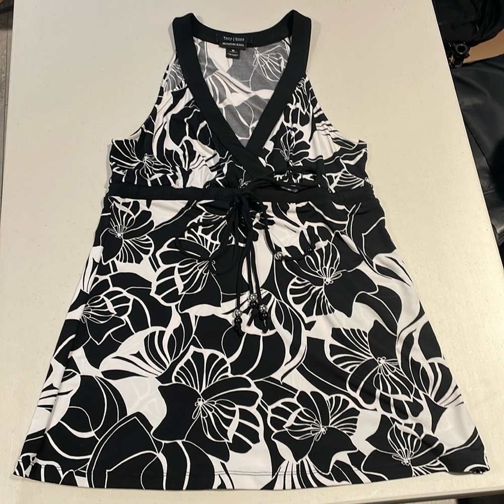 White House Black Market floral tank